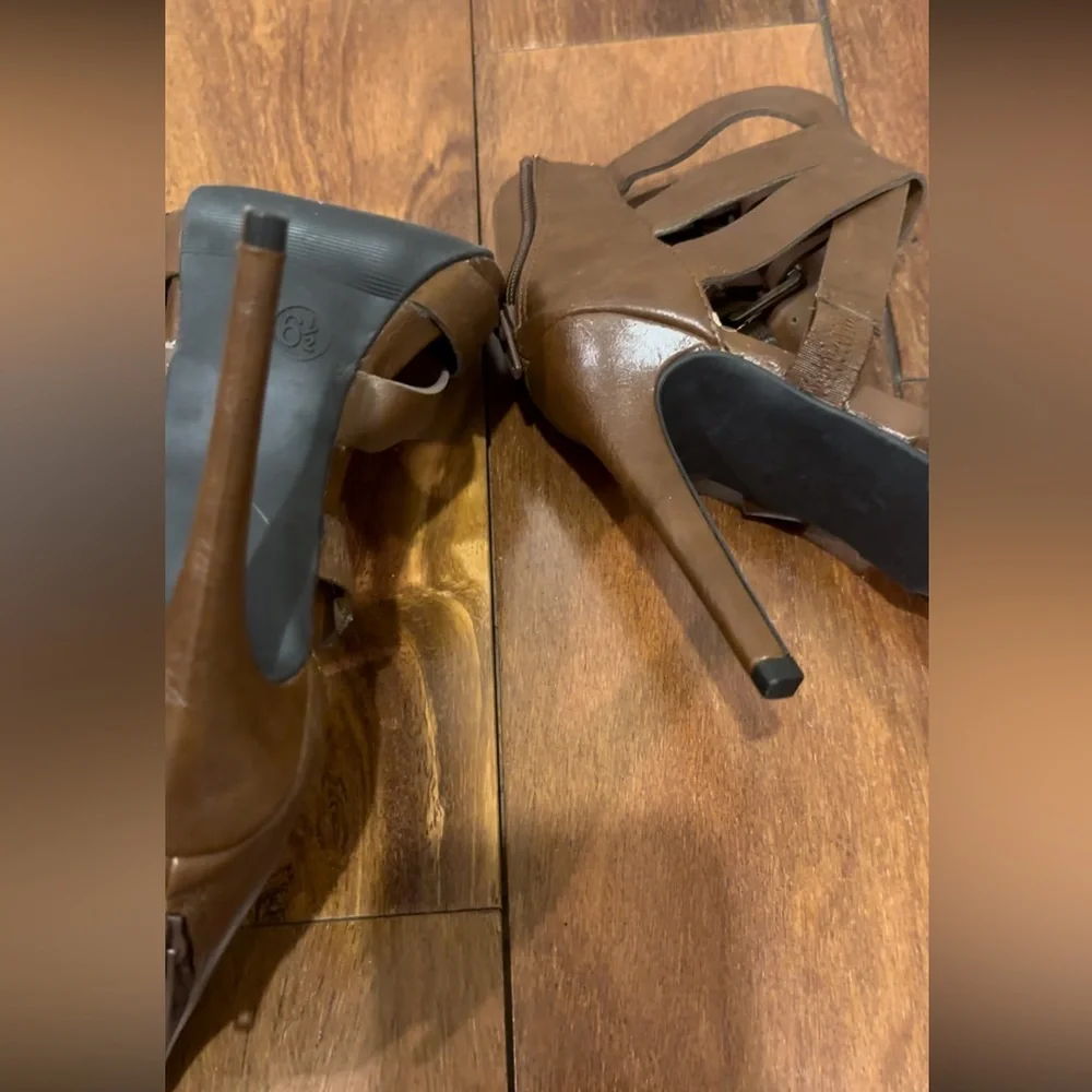 Mossimo - Picture 8 of 11